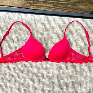 Pink Victoria’s Secret raspberry color women’s 34B push-up bra lace
